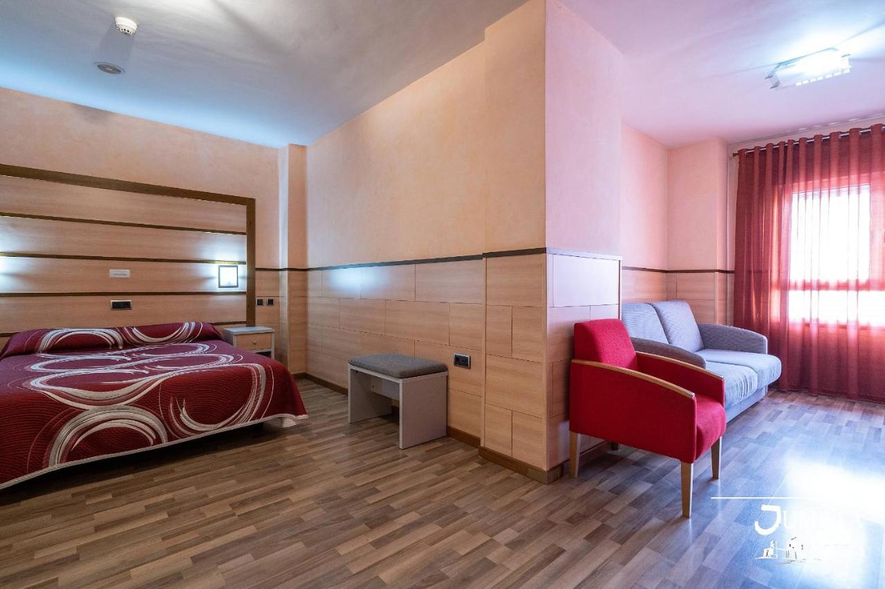 Hotel Pio XII Хумілья Екстер'єр фото