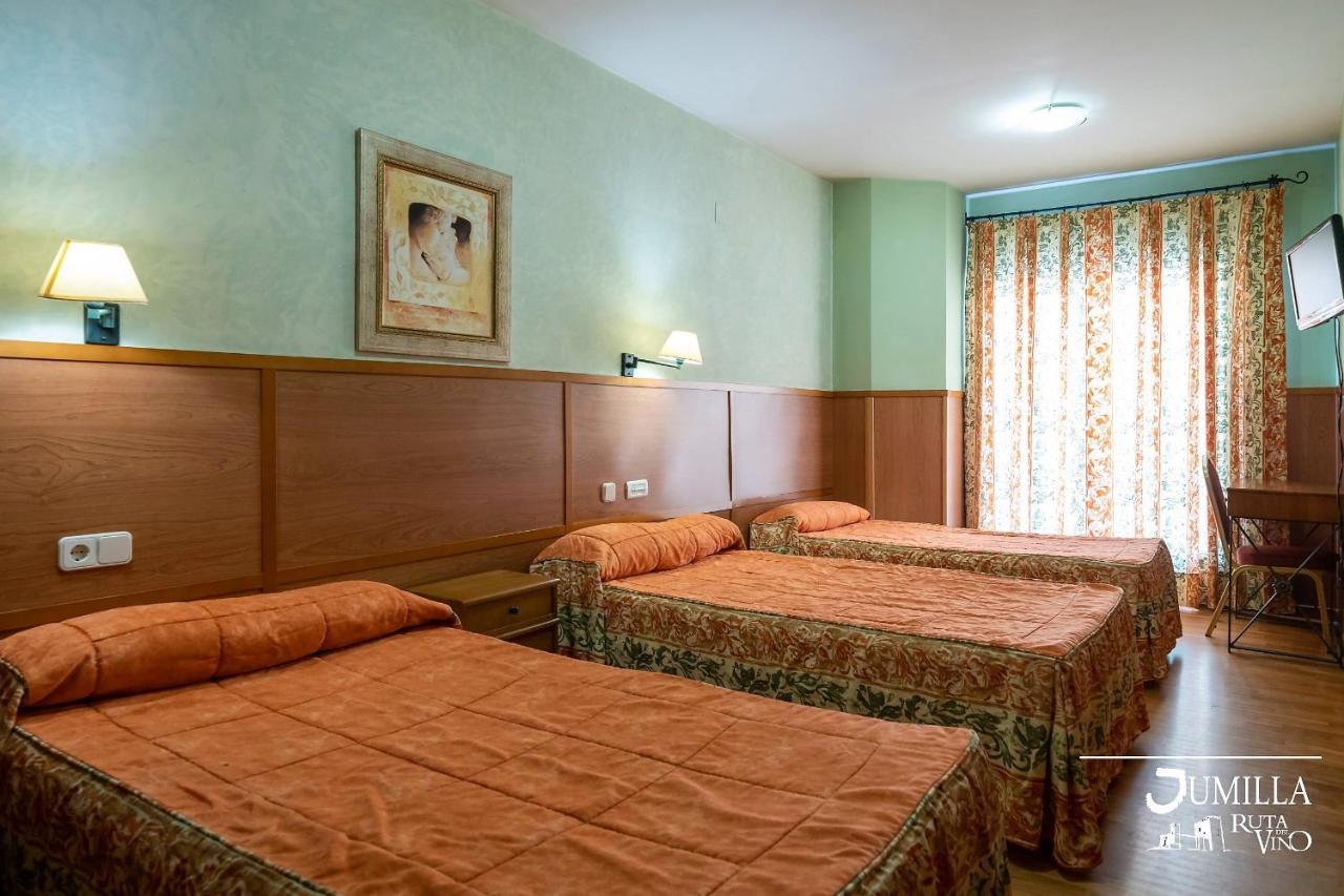 Hotel Pio XII Хумілья Екстер'єр фото