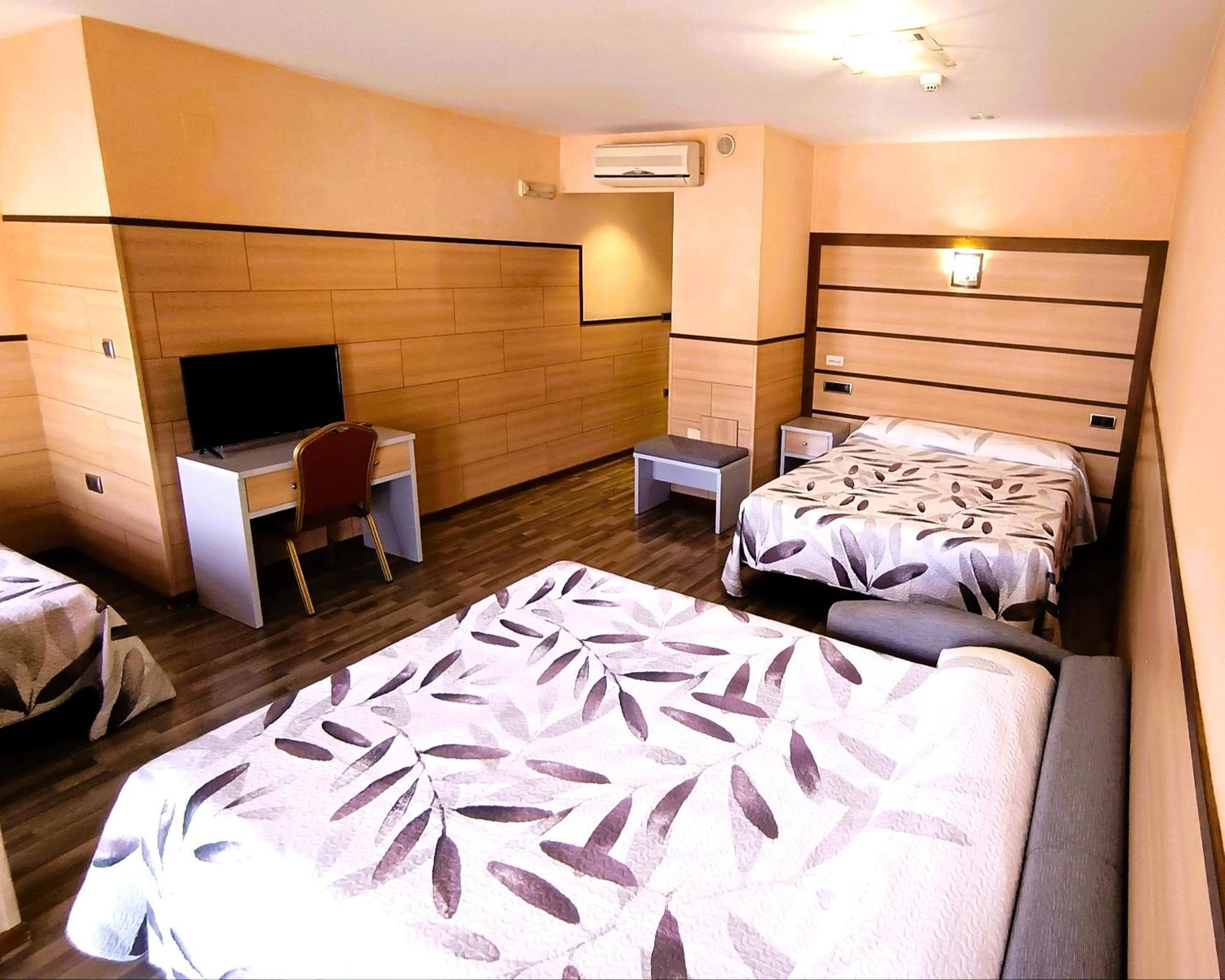 Hotel Pio XII Хумілья Екстер'єр фото